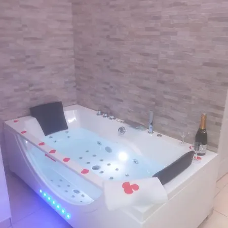 Enzo Avec Jacuzzi Privatif Lyon